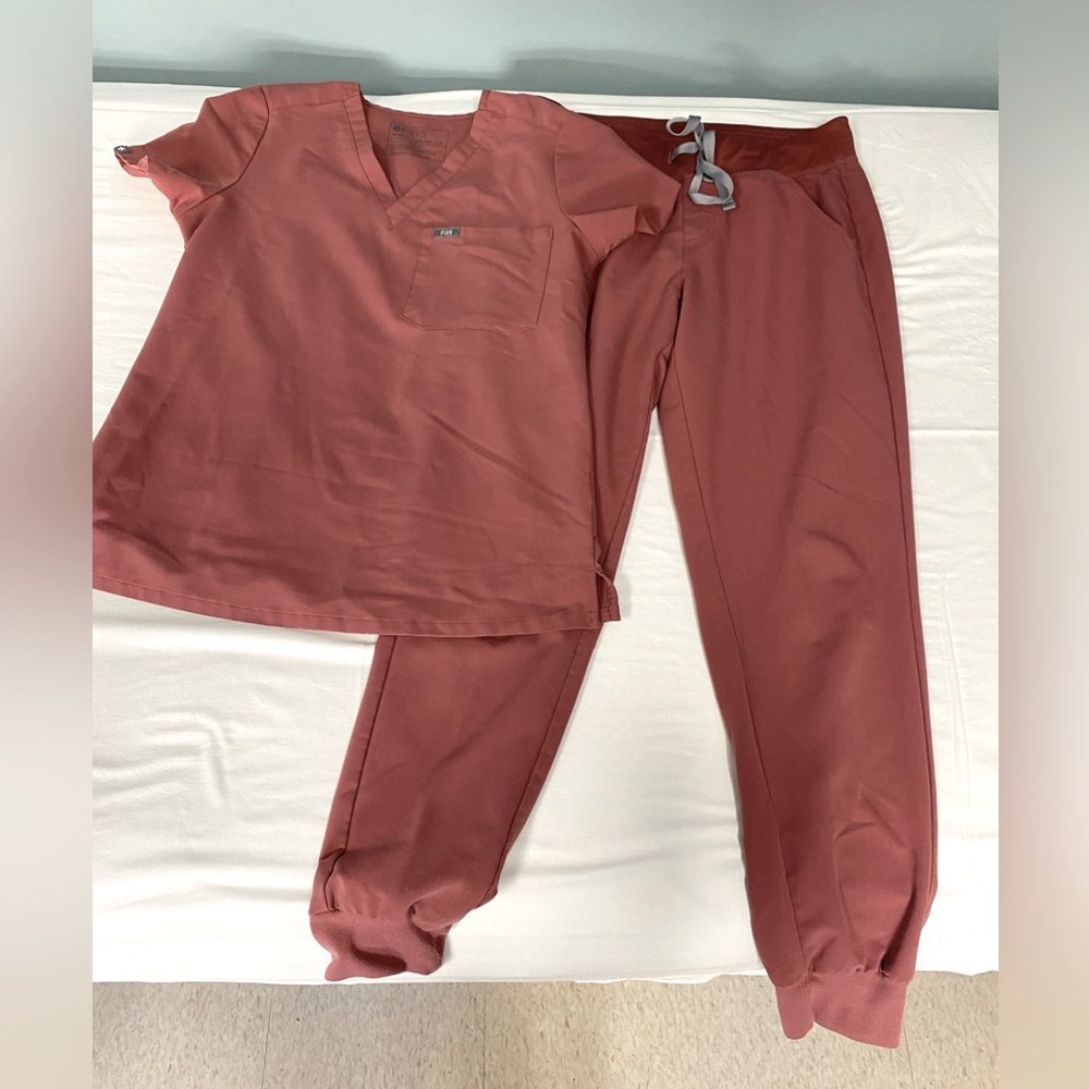 Figs mauve jogger set